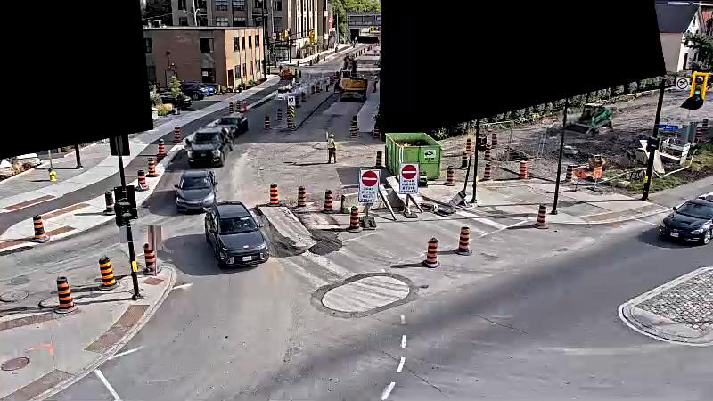 Traffic camera image at 2025-09-17 19:41:08