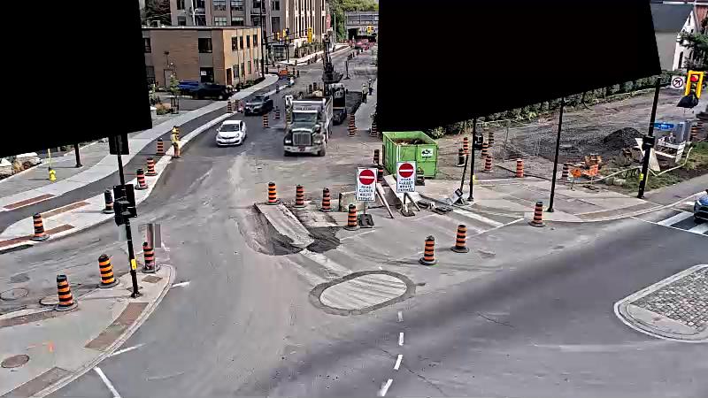 Traffic camera image at 2025-09-17 20:01:13