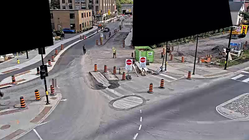 Traffic camera image at 2025-09-17 20:11:15