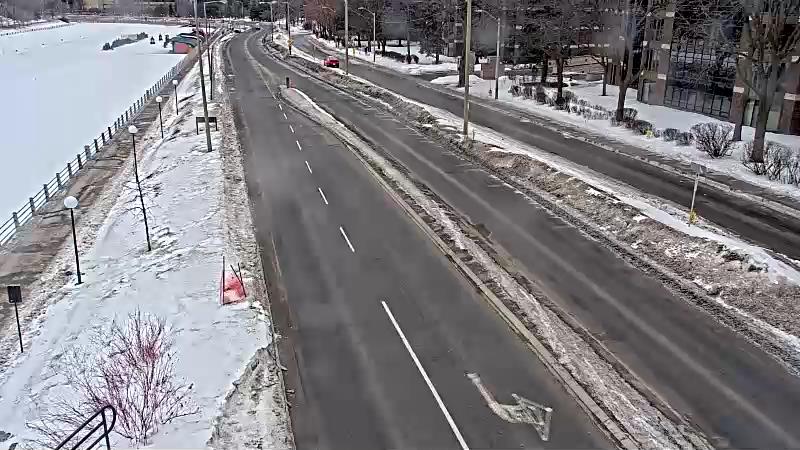 Traffic camera image at 2025-03-09 13:56:18