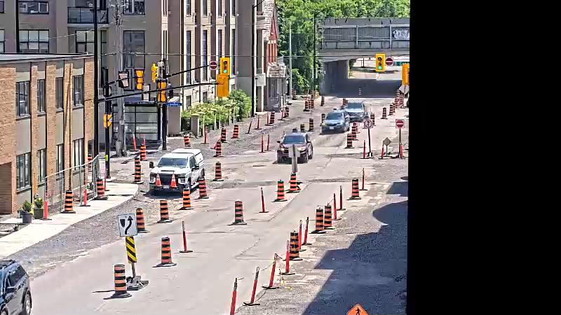 Traffic camera image at 2025-06-30 17:37:56