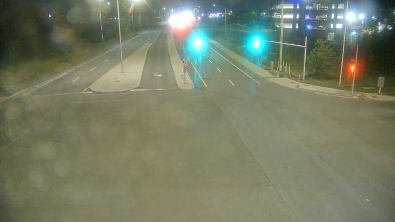 Traffic camera image at 2025-09-09 01:06:18
