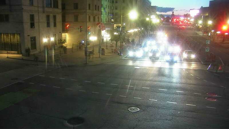 Traffic camera image at 2025-08-25 00:25:17