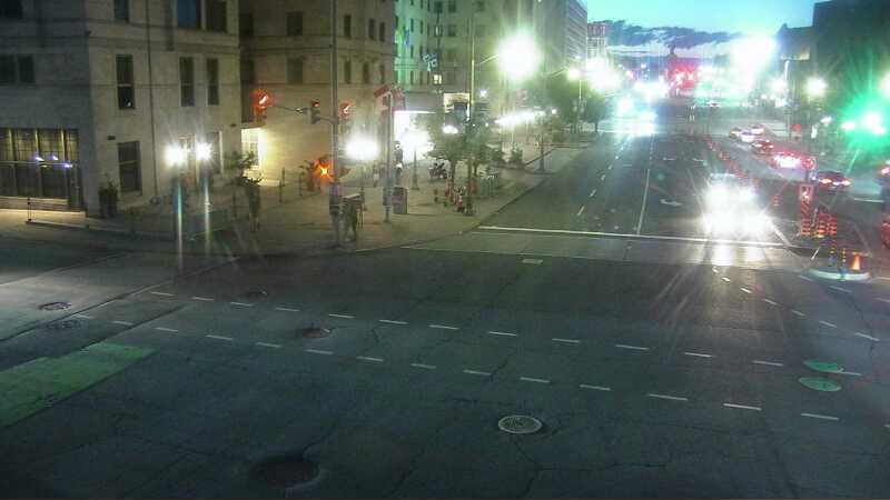 Traffic camera image at 2025-08-25 00:30:13