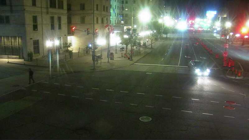 Traffic camera image at 2025-08-25 02:35:13