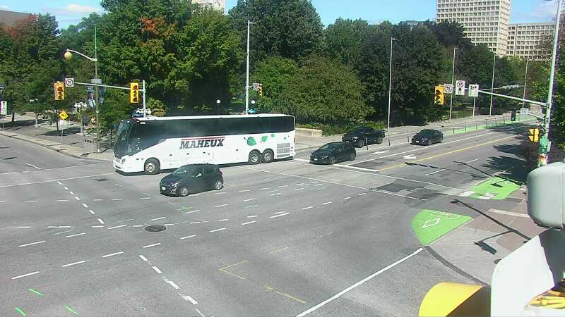Traffic camera image at 2025-09-14 17:35:11