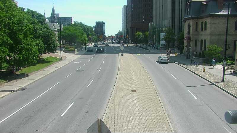 Traffic camera image at 2025-06-30 18:25:12