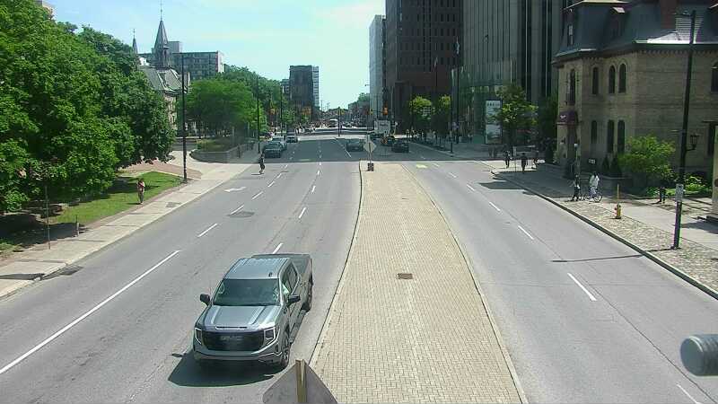 Traffic camera image at 2025-06-30 18:36:45