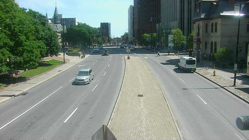 Traffic camera image at 2025-06-30 19:00:13