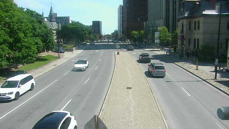 Traffic camera image at 2025-06-30 19:05:13