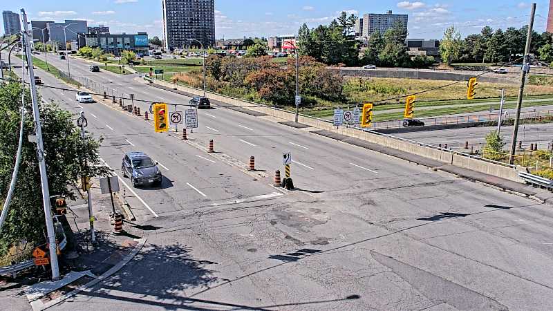 Traffic camera image at 2025-09-14 17:36:23
