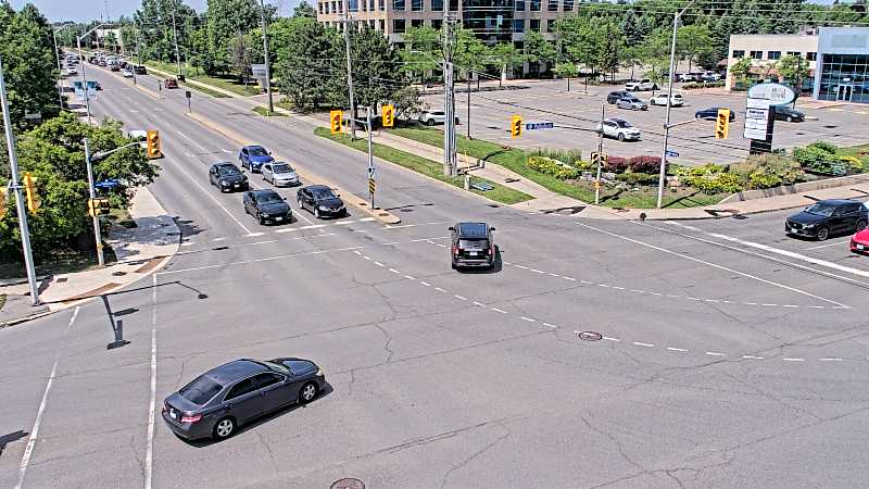 Traffic camera image at 2025-06-30 18:21:23