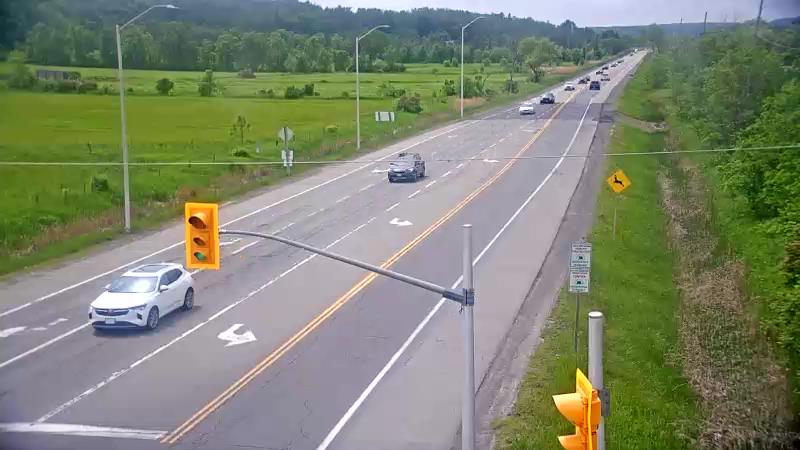 Traffic camera image at 2025-06-05 17:27:01
