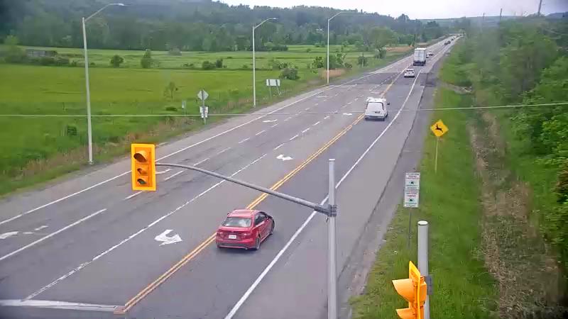 Traffic camera image at 2025-06-05 17:47:36