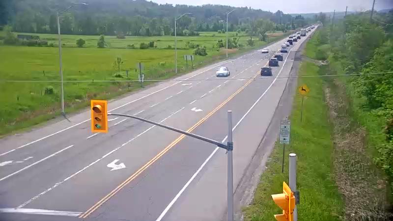 Traffic camera image at 2025-06-05 18:17:32