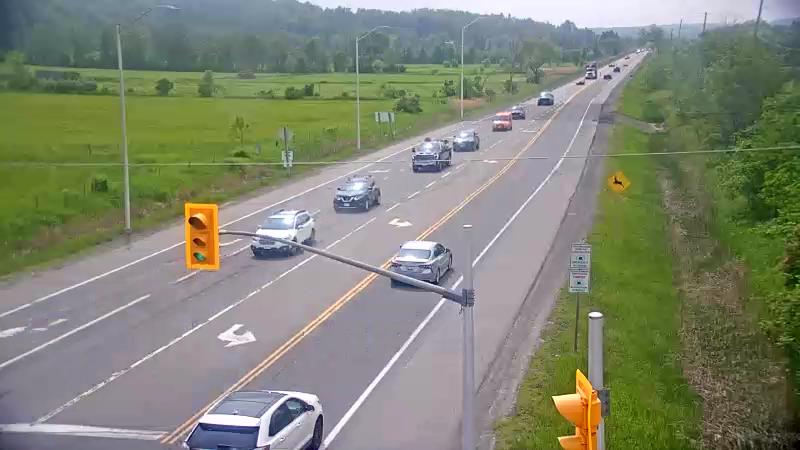 Traffic camera image at 2025-06-05 18:33:08