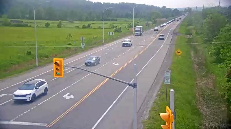 Traffic camera image at 2025-06-05 19:02:27