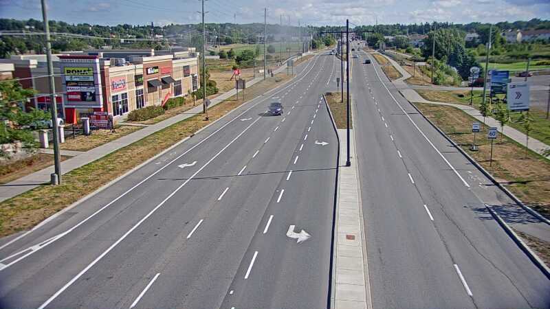 Traffic camera image at 2025-08-24 14:21:22