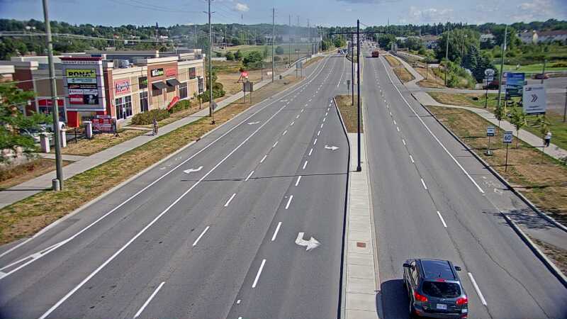 Traffic camera image at 2025-08-24 14:41:26