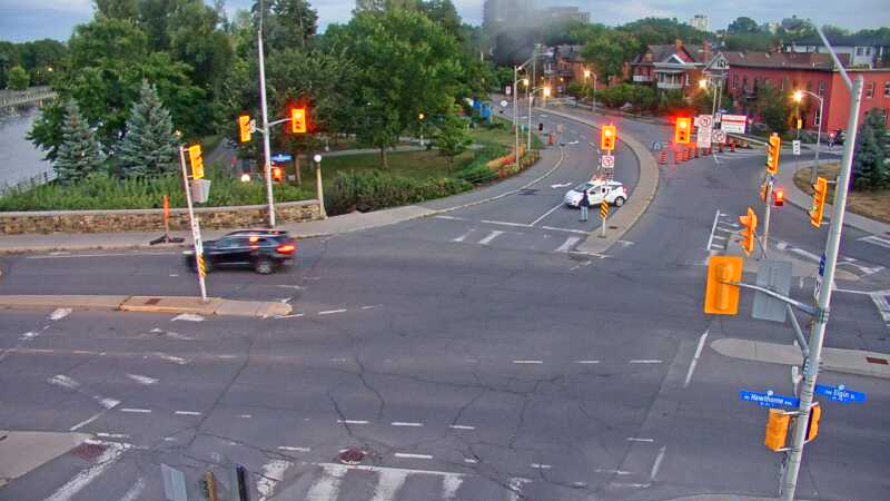 Traffic camera image at 2025-08-25 00:00:12