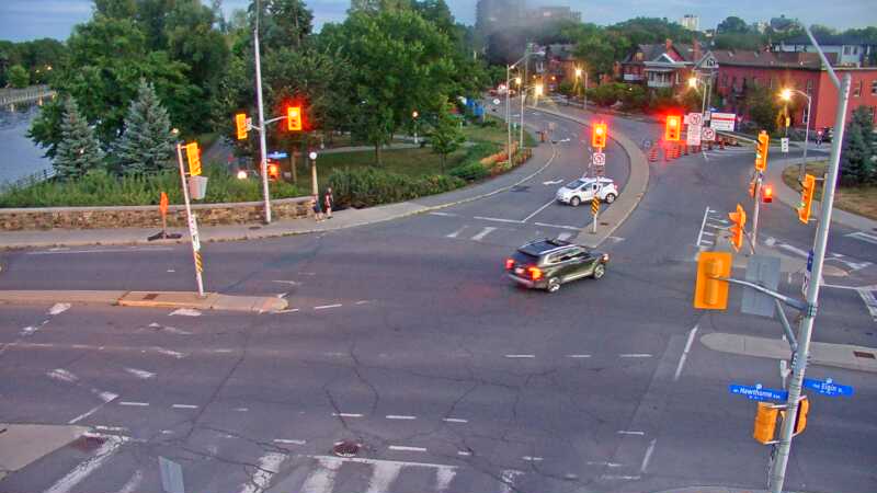 Traffic camera image at 2025-08-25 00:05:14