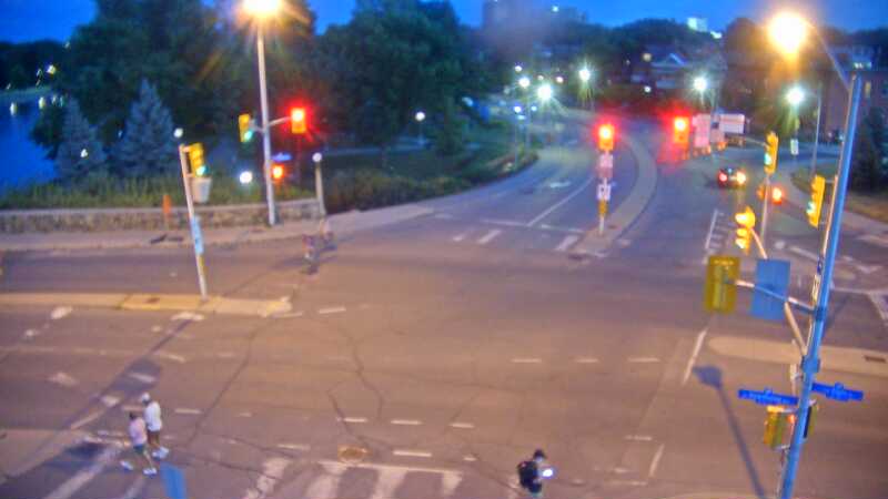 Traffic camera image at 2025-08-25 00:20:13