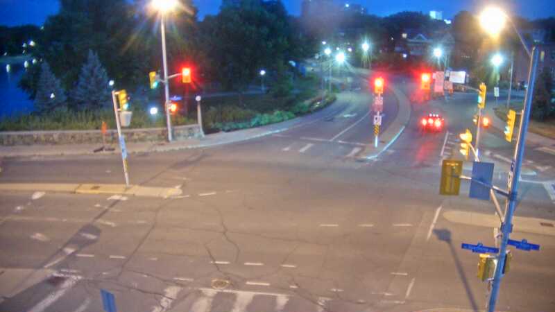 Traffic camera image at 2025-08-25 00:25:17