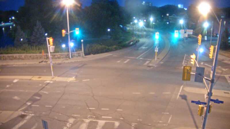 Traffic camera image at 2025-08-25 00:35:13