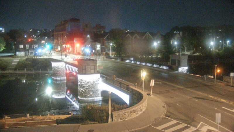 Traffic camera image at 2025-09-18 04:40:15
