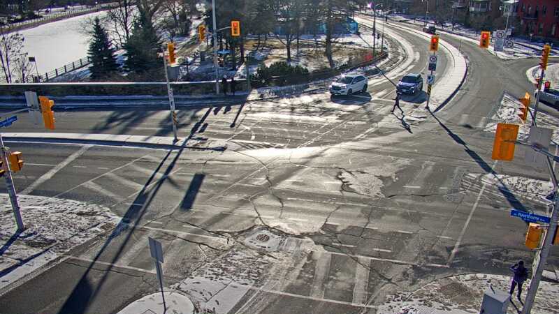 Traffic camera image at 2024-12-21 15:30:52