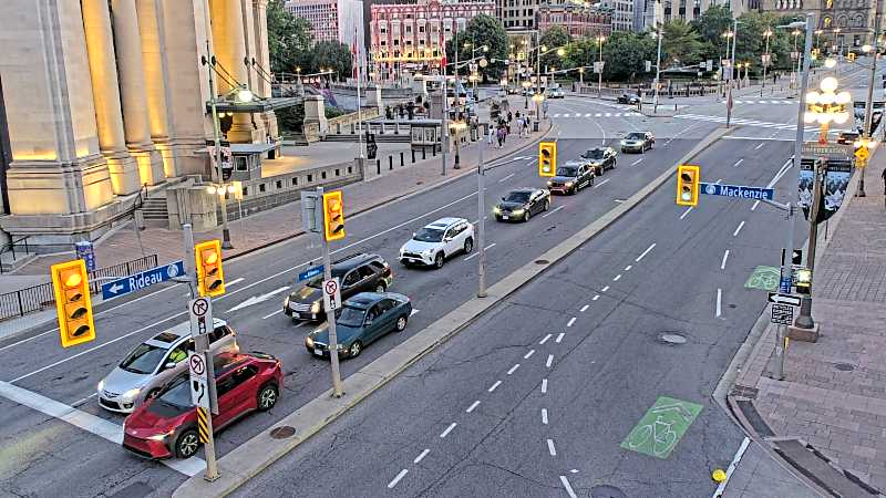 Traffic camera image at 2025-08-25 00:01:17