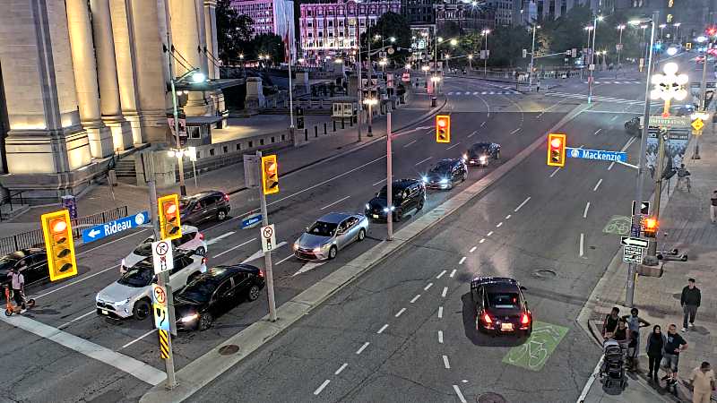 Traffic camera image at 2025-08-25 00:21:14