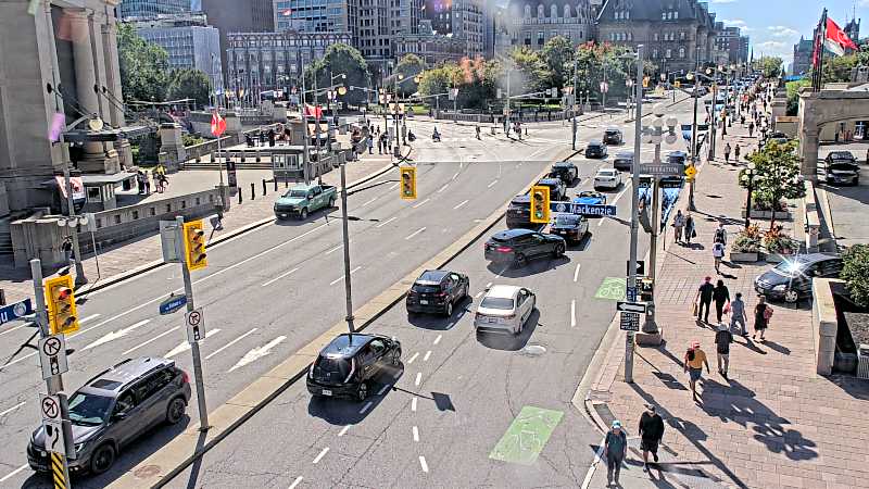 Traffic camera image at 2025-09-14 18:01:43