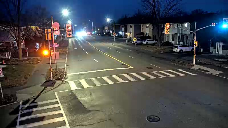 Traffic camera image at 2025-03-25 10:21:08