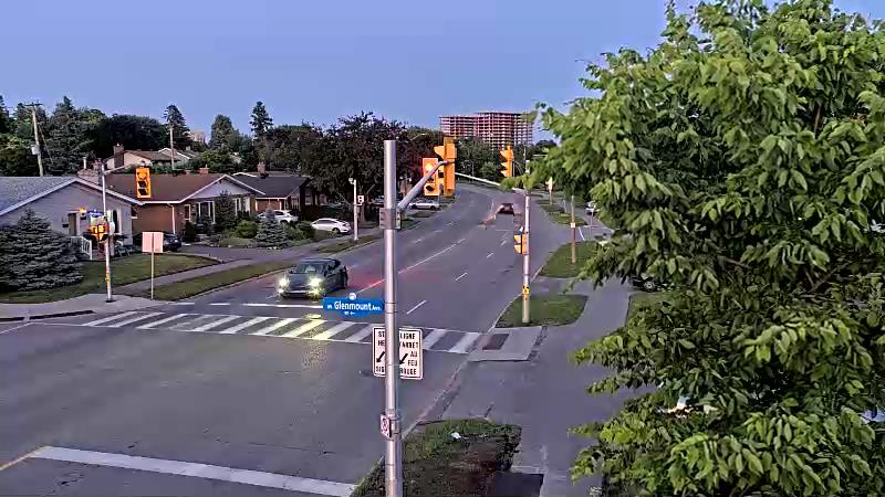Traffic camera image at 2025-07-04 01:11:18