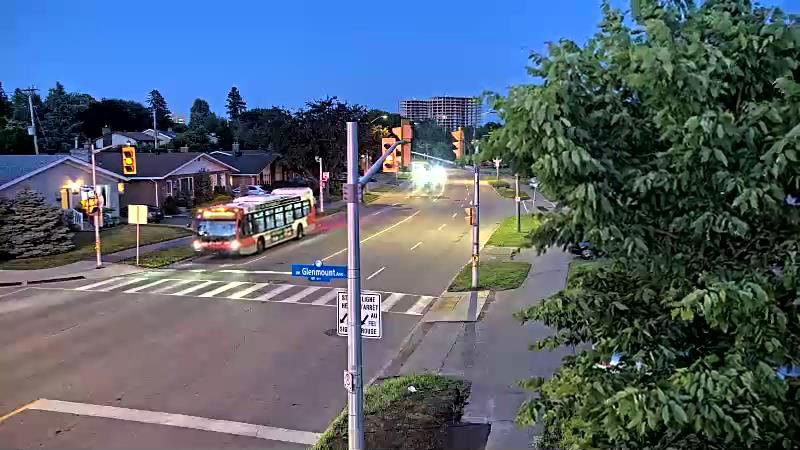 Traffic camera image at 2025-07-04 01:26:35