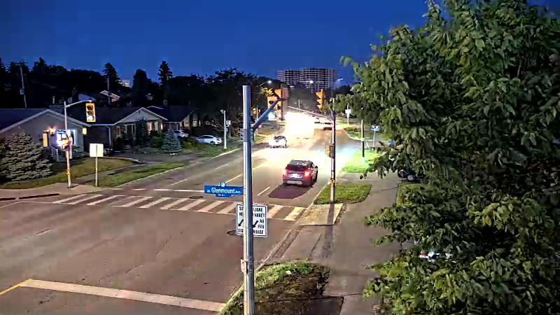 Traffic camera image at 2025-07-04 01:41:23