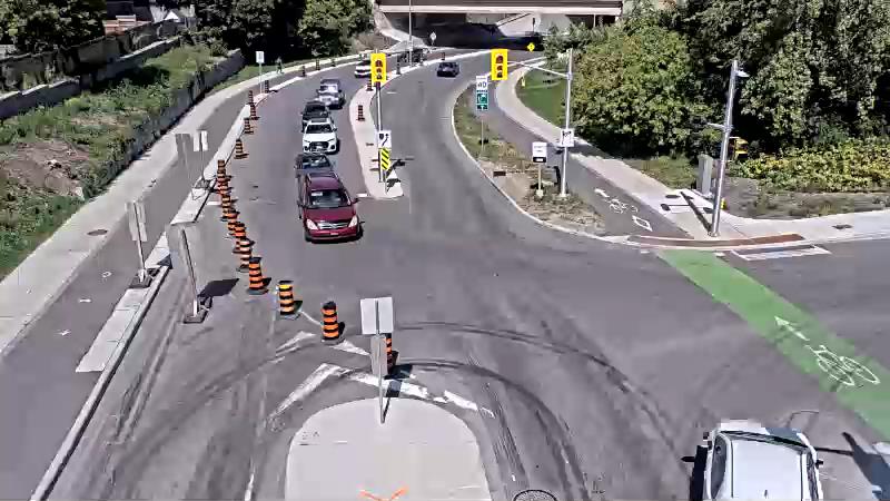 Traffic camera image at 2025-09-14 17:21:21