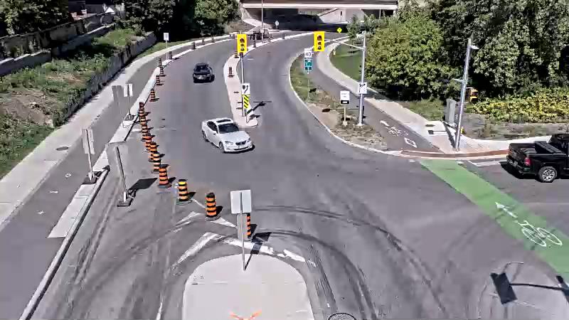 Traffic camera image at 2025-09-14 17:36:27
