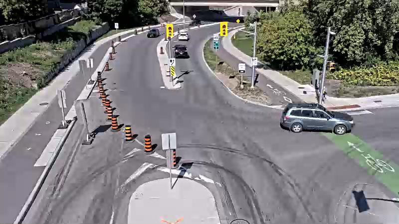 Traffic camera image at 2025-09-14 17:46:32