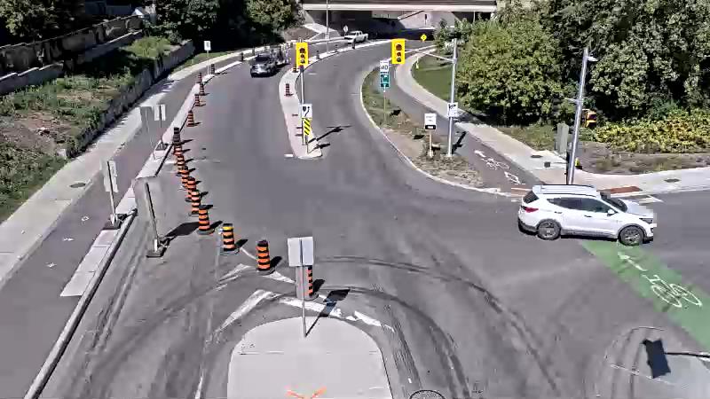 Traffic camera image at 2025-09-14 17:56:36