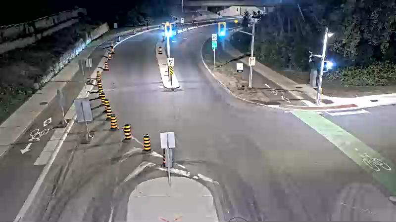 Traffic camera image at 2025-09-18 01:16:22
