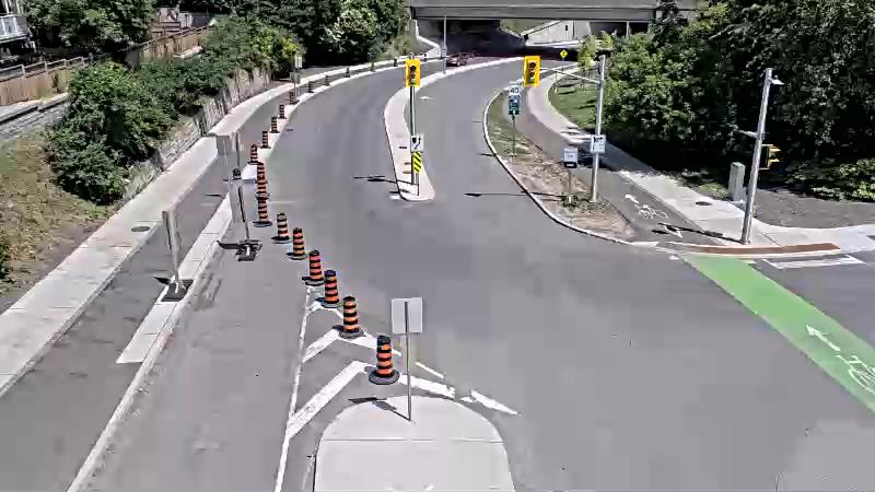 Traffic camera image at 2025-06-30 15:41:24
