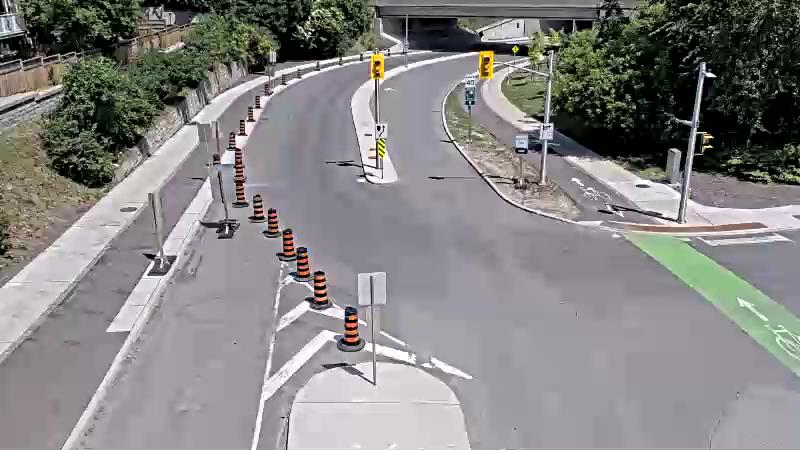 Traffic camera image at 2025-06-30 15:46:25