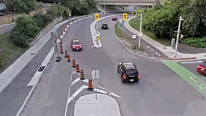 Traffic camera image at 2025-07-04 00:37:39