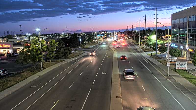Traffic camera image at 2025-08-25 00:26:15