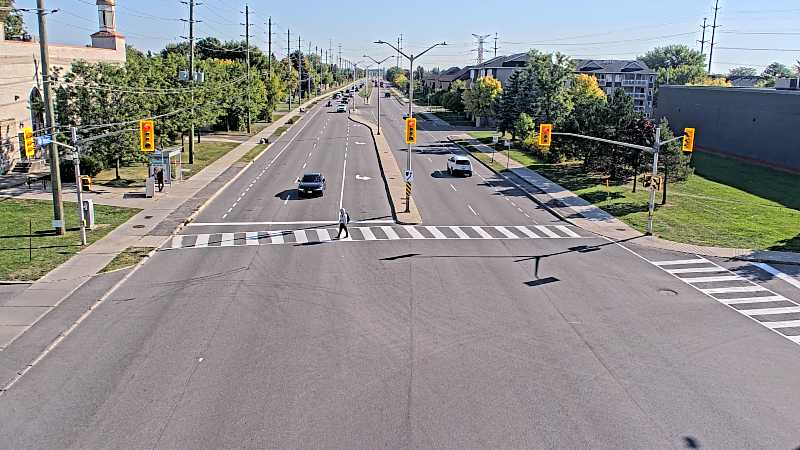 Traffic camera image at 2025-09-18 13:51:36