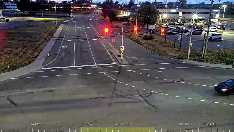 Traffic camera image at 2025-08-25 00:21:15