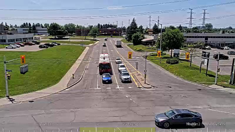 Traffic camera image at 2025-06-30 18:01:27