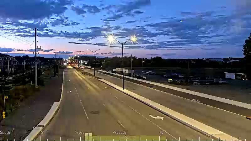 Traffic camera image at 2025-08-25 00:21:15